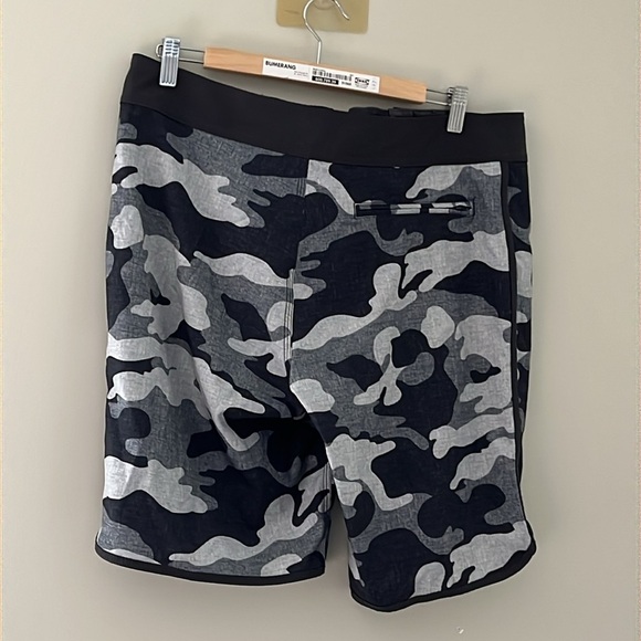 Old Navy Black and Gray Board Shorts Camouflage Swimwear - Picture 2 of 4